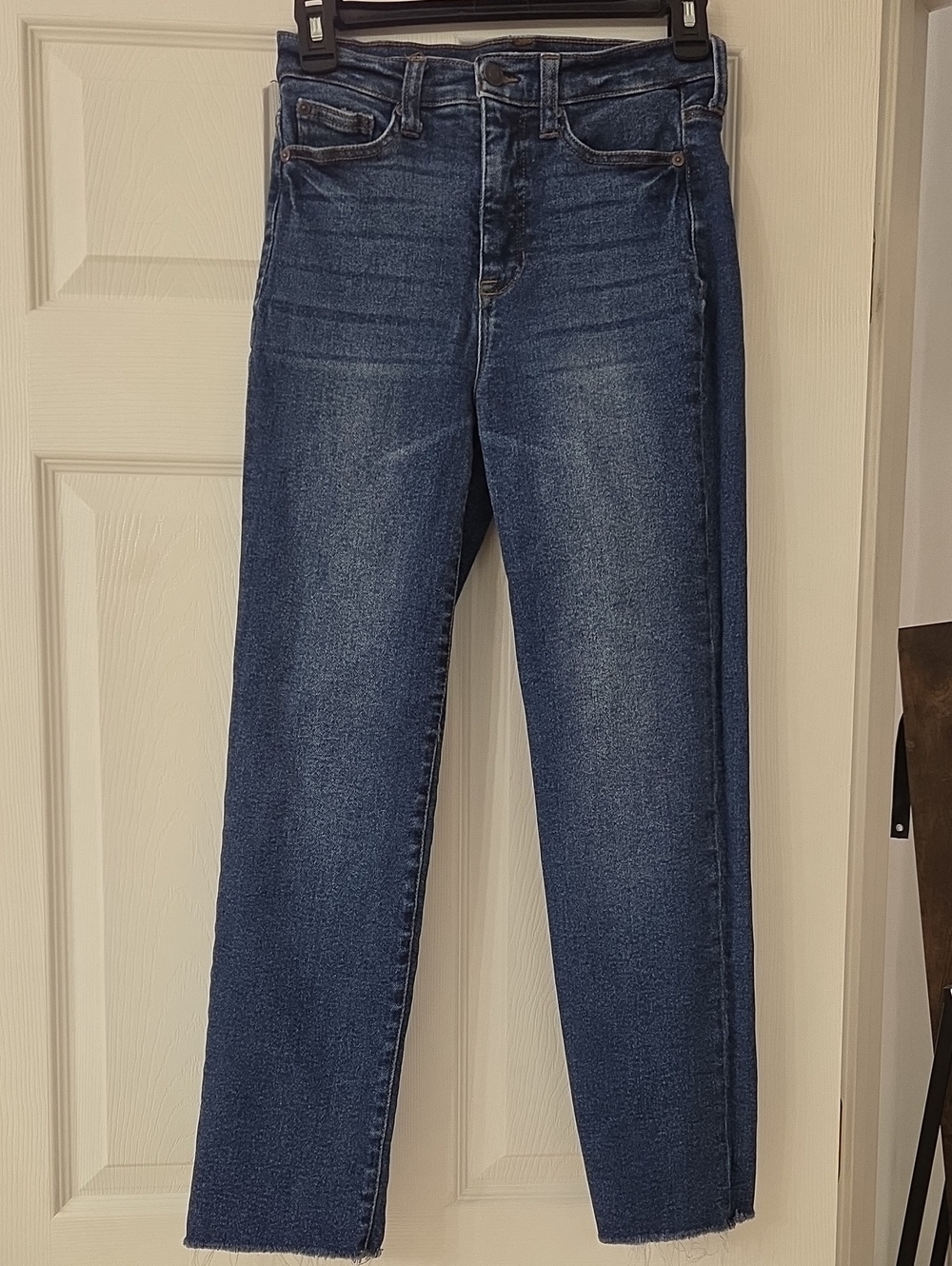 Fashion Nova Dark Blue Cropped High-Rise Jeans Stretch. Feels Like Quality Denim